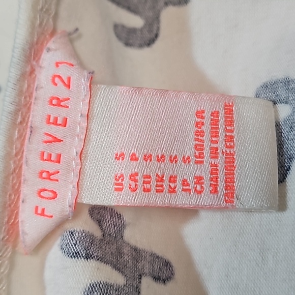 ✨️Cute Forever21 Allover Cactus Short Sleeve Crop Top Size Small - Picture 4 of 6